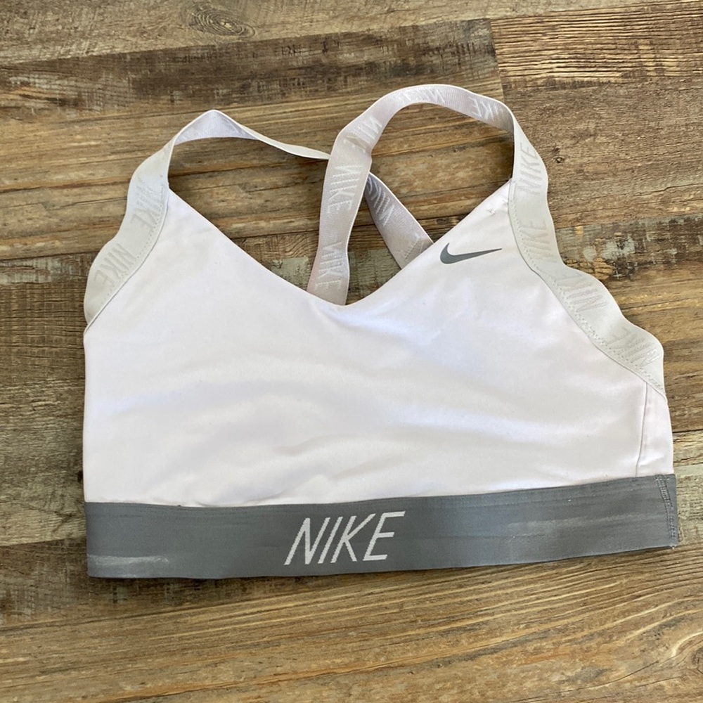 Nike medium sports bra